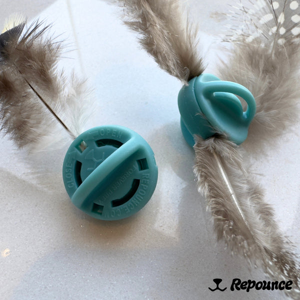 Forever Prey™ - World's First Refillable Feather Toy